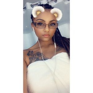 Meet your Posher, Cyirra